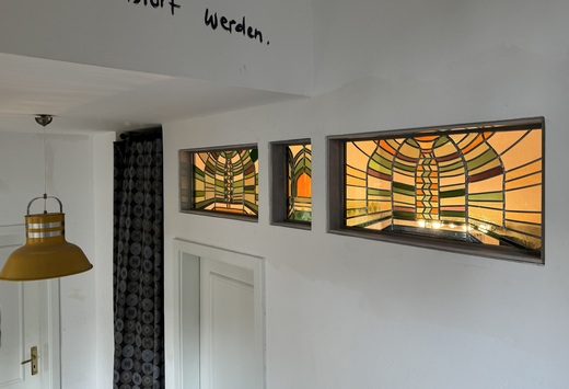 Oberlicht-Band alle drei mit Schrift